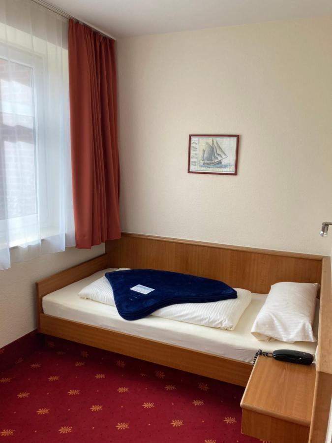 Hotel Diamant Wedel Extérieur photo