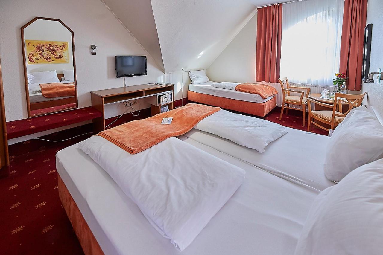 Hotel Diamant Wedel Extérieur photo